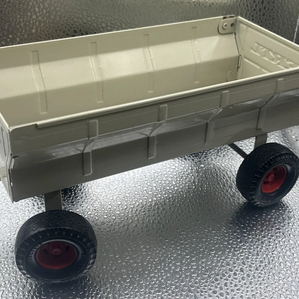 Vintage Ertl Grain Feed Wagon Trailer Farming Toy's Pressed Steel (1054) - Picture 11 of 16